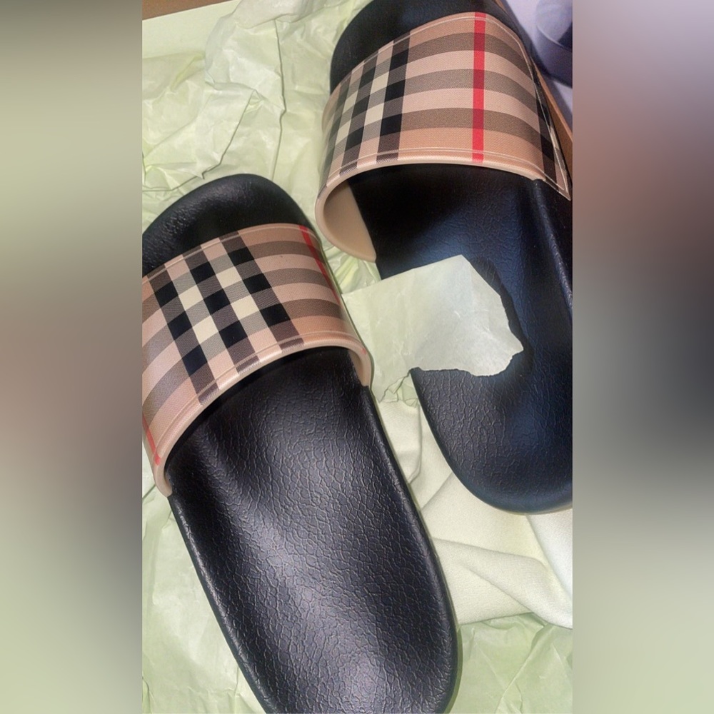 Burberry slide 32 kids